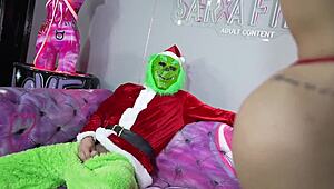 sara blonde in sexy christmas cosplay fucks grinch with big cock doggystyle deepthroat cumshot