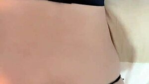 Feels so good inside my tight vagina right? 我的陰道裡面很舒服對吧