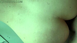 Using her tight teen pussy in kitchen for quick creampie, so hot right? 🔥🍑