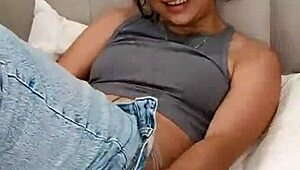 wow this latina vibes her wet pussy to shaking orgasm