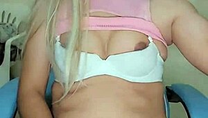 wanna taste linda rosadita's pink transsexual cock?