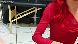 ruiva hot pra caralho querendo meu pau agora na bunda