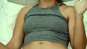 wow this latina vibes her wet pussy to shaking orgasm