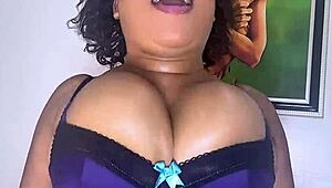 Slutty diva spreads thick pussy across the desk and makes a huge mess