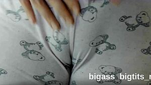 camel toe pussy rub in pajamas 😜