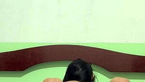 morena casada gostosa hotwife wakes friend by sucking his cock then rides
