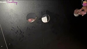 mais um dia eu sendo puta de corno no gloryhole completo no red3