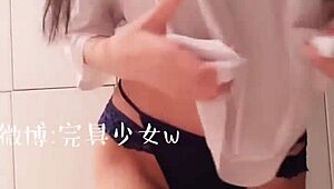 Stunning Beauty Shows Off Perfect Body Curves