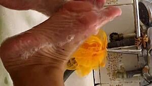 Enjoy this fun soft bath game today