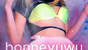 Bonneyuwu dances in her little white skirt