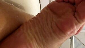 Enjoy this fun soft bath game today