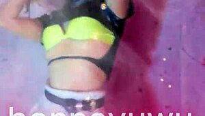 Bonneyuwu dances in her little white skirt