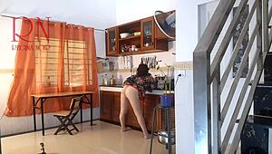 housewife in pantyhose got naked and came while cooking