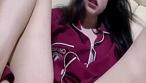 Beautiful Girls Use Cucumbers In Softcore Solo Collection