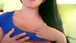 Colombiana calienta publico