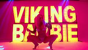 Hot girl sings taste in official music video