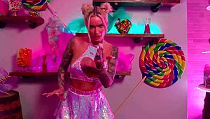 Hot girl sings taste in official music video