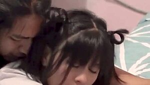 deliciosa morenita cogiendo con el novio porno peruano