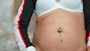 Hermosa transexual haciendo cosas ricas
