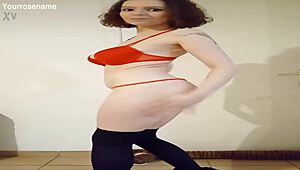 Strip tease fellation avec gode