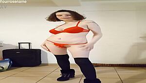 Strip tease fellation avec gode