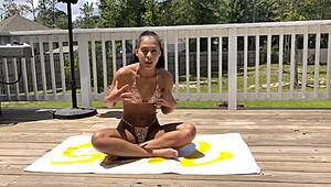 girl works out in sexy outfit