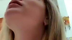 chica en topless nop webcam