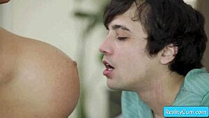 Richelle Ryan Shows Her Milf Titties