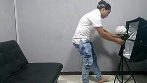 Model colombian dolofan cu cur mare primește creampie anal
