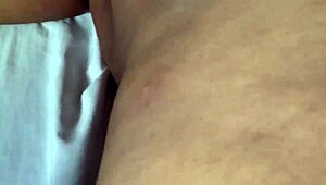 Please come insert that dick in my pussy i am wet