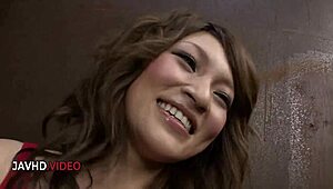 Sporty asian chick enjoys oral stimulation