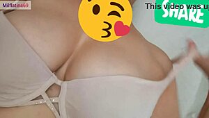 Tocandose Su Rica Cuca Mientras Nadie La Ve