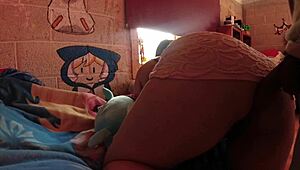 after spying on my curvy sister in law i showed my cock and she rubbed her huge ass on it
