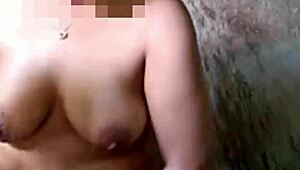 istri mandi telanjang di kamar mandi
