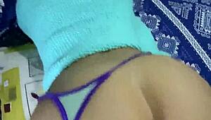 me follo a la culona de mi jefa en tanga por un aumento