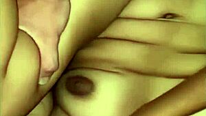 Moreninha casada putinha novinha 18 anos gostosa casada hotwife dando e sofrendo a rola grossa do personal