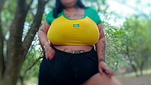 bbw brasileira se masturba no parque - mary jhuana
