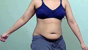 desi solo college girl exercise karte howay apne mammay or gand dikha rahi hai big ass natural tits