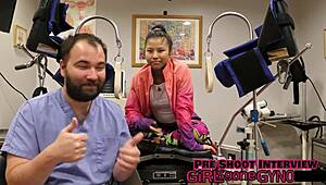 Doctor tampa sounding raya nguyens urethra in gloves