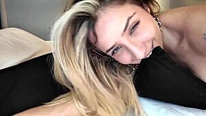 Yasmin pariz novinha loira se esfolando no dotado