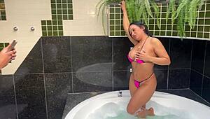 Freundin lockt mich ins Motel und fickt ihre geile Fotze