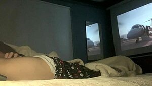 Mi Hermanastro Me Invita A Ver Pelicula Y Termino En Su Polla